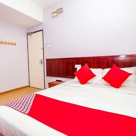 Oyo 984 Kings Hotel Куантан Экстерьер фото