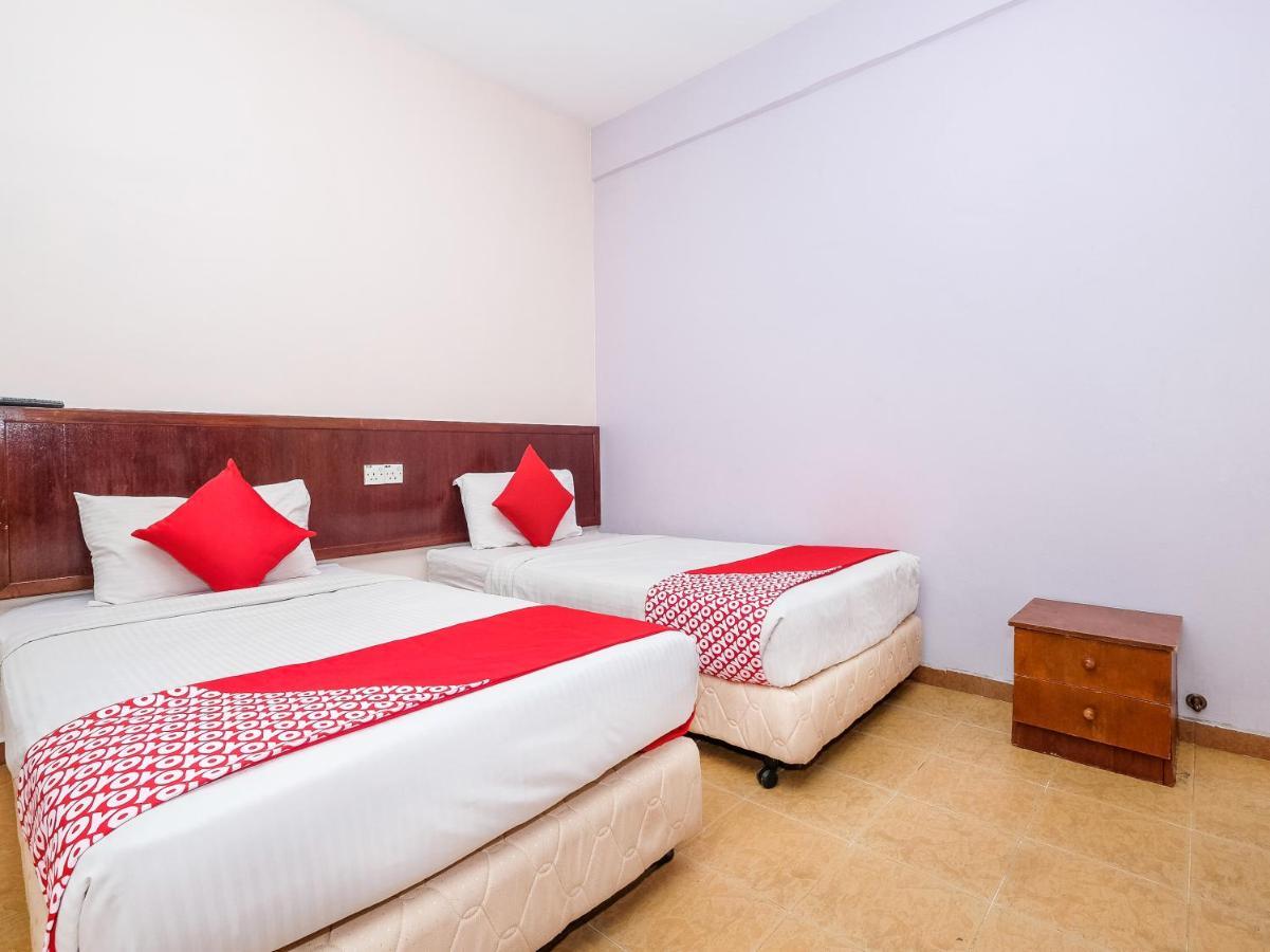 Oyo 984 Kings Hotel Куантан Экстерьер фото