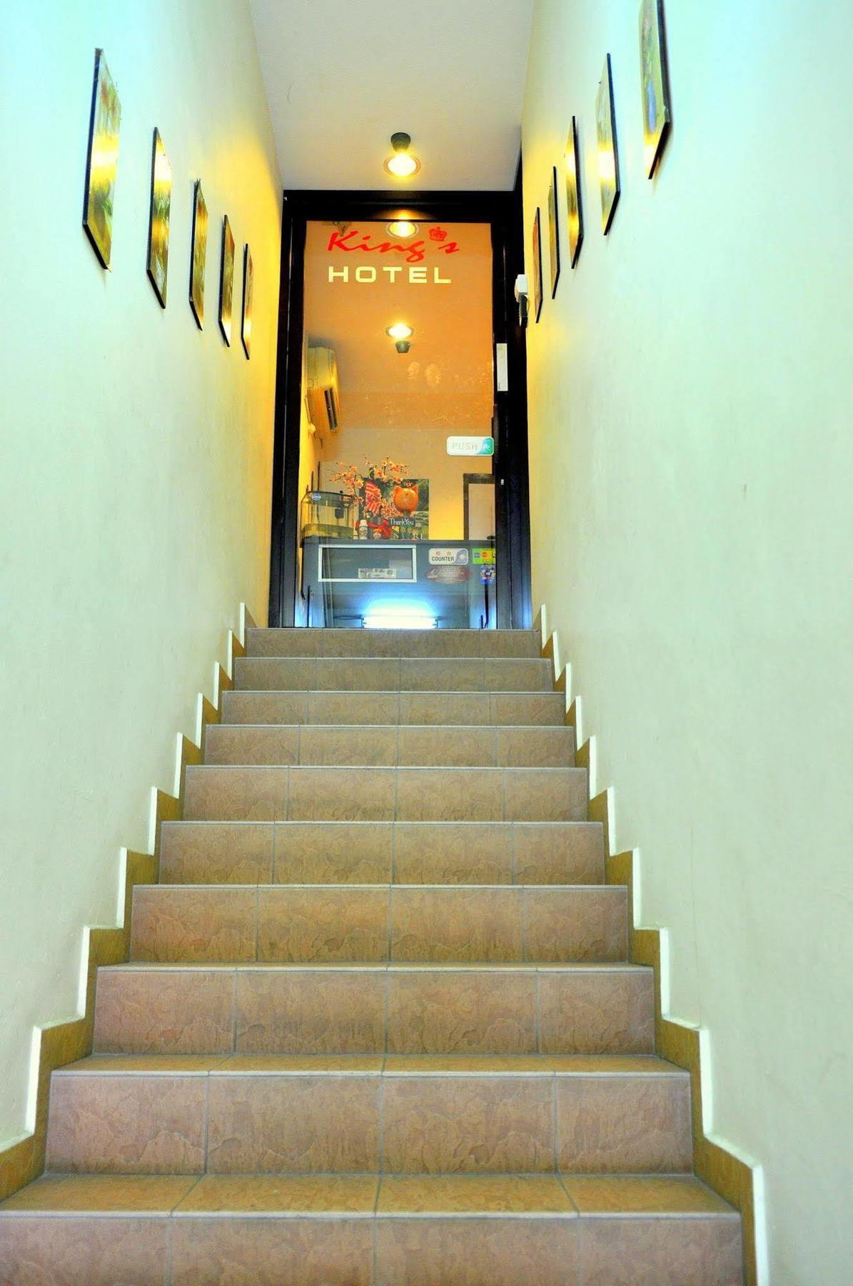 Oyo 984 Kings Hotel Куантан Экстерьер фото